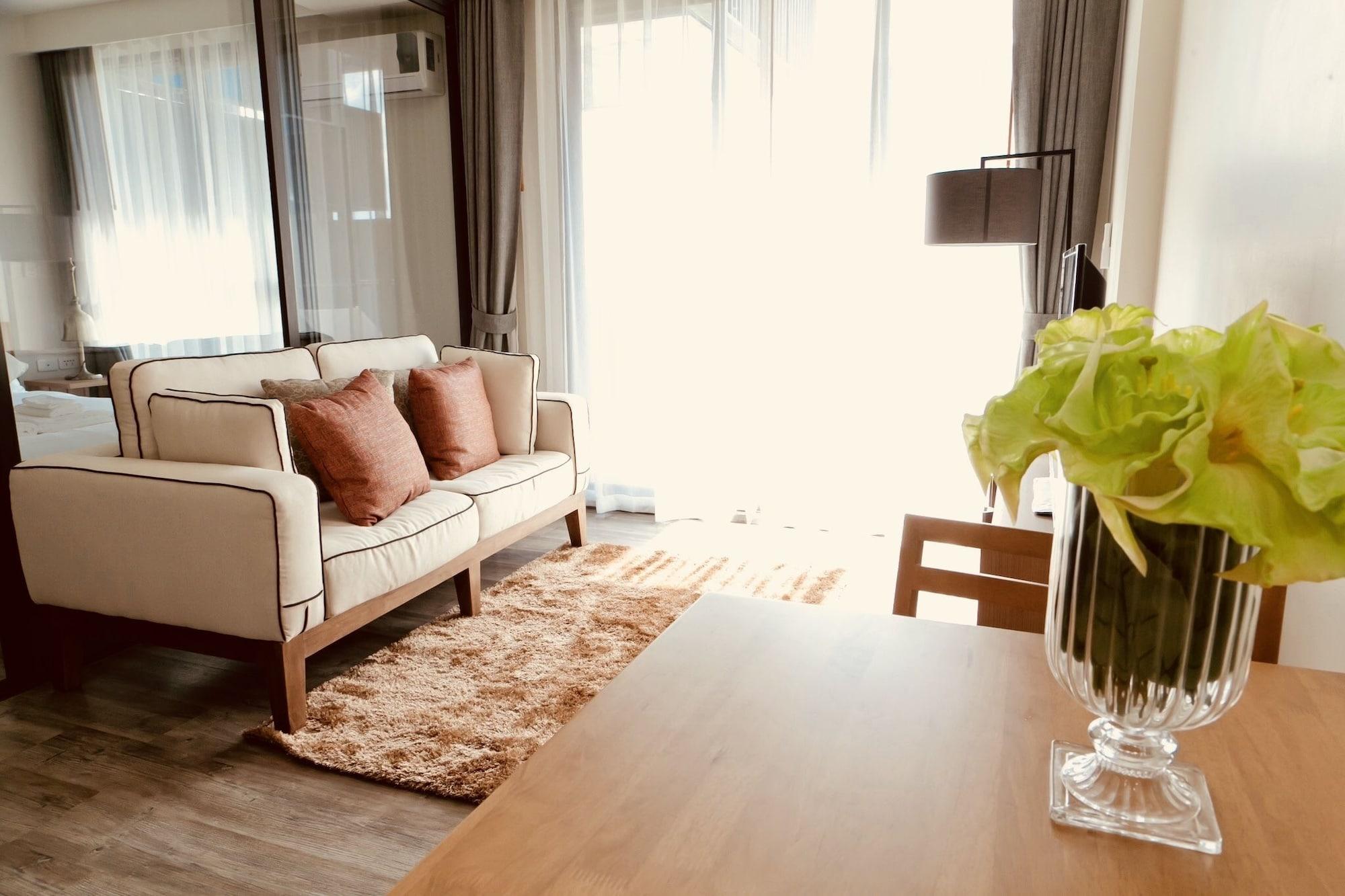 The Deck Condo Patong By Vip Exteriör bild
