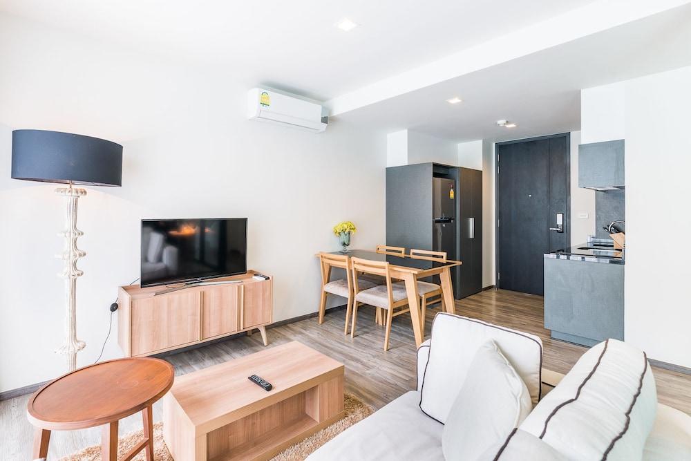 The Deck Condo Patong By Vip Exteriör bild