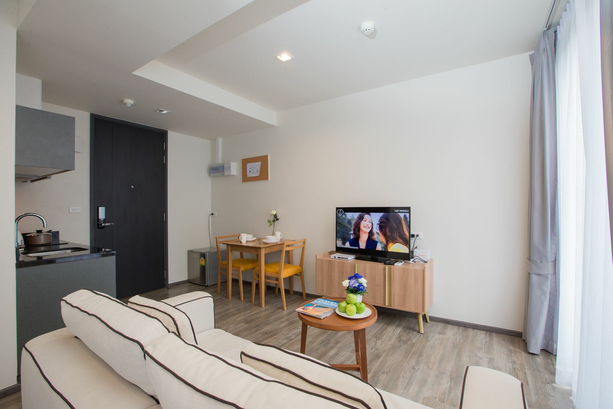 The Deck Condo Patong By Vip Exteriör bild
